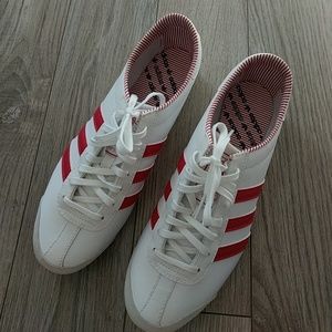 Adidas Aditrack women's shoes, 8.5 new in box